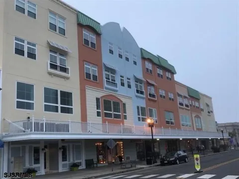 810 Asbury Ave