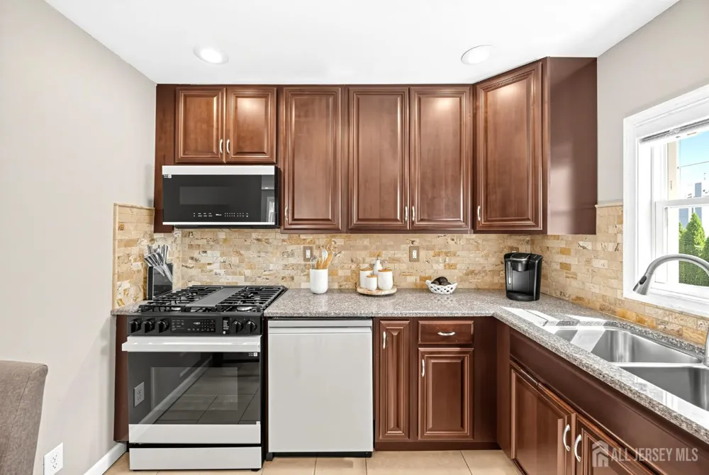 44 Livingston Avenue Avenel, NJ 07001