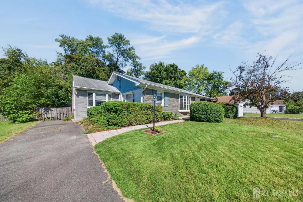5 Lydecker Place Middlesex, NJ 08846