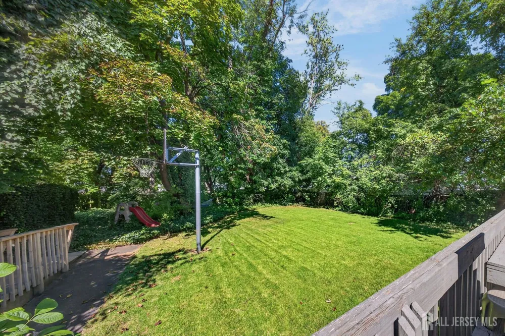 5 Lydecker Place Middlesex, NJ 08846
