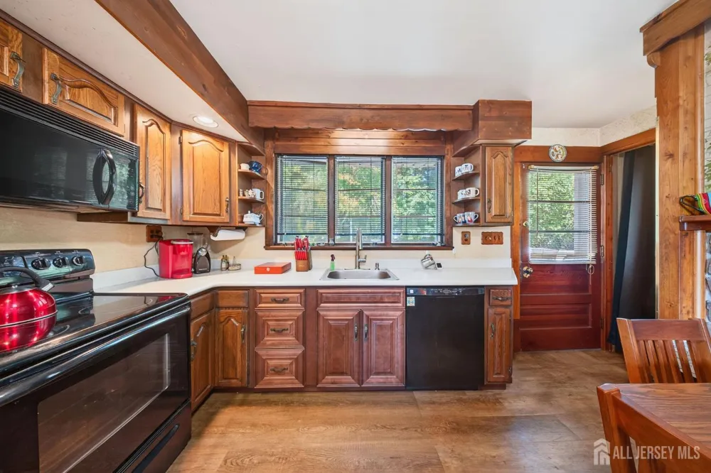 5 Lydecker Place Middlesex, NJ 08846