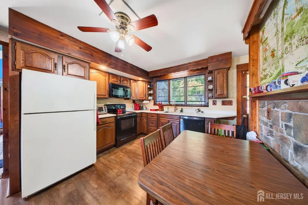 5 Lydecker Place Middlesex, NJ 08846