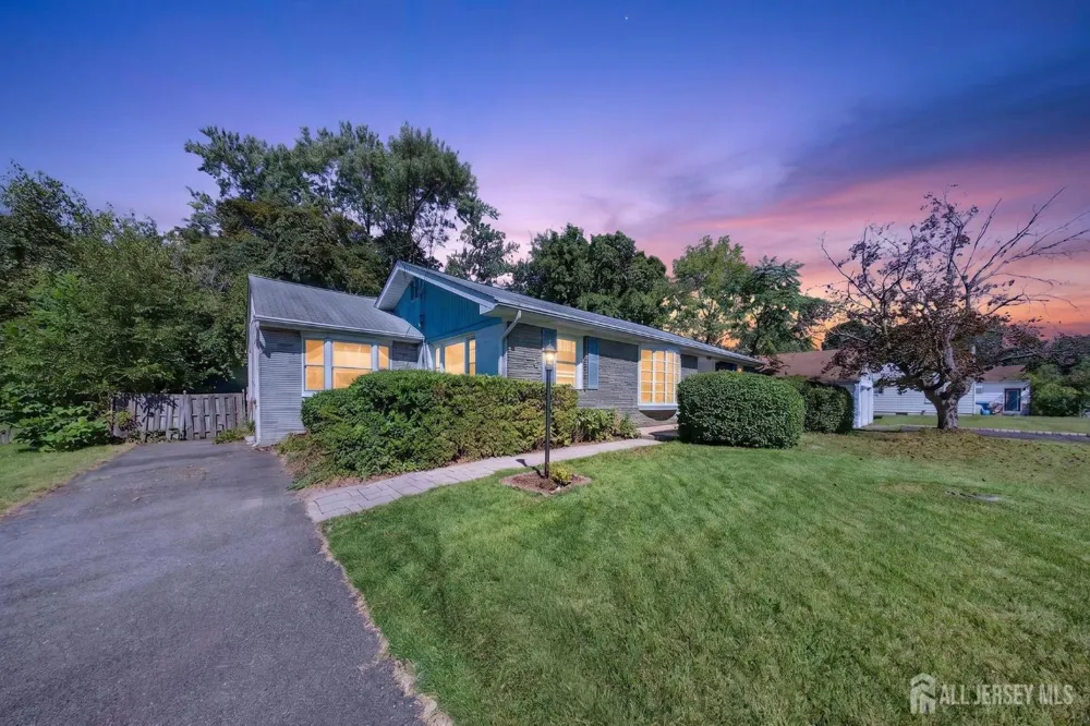 5 Lydecker Place Middlesex, NJ 08846