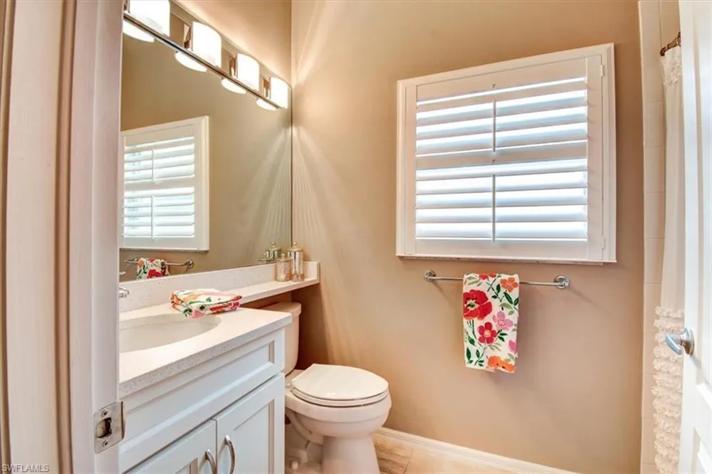 182 Newport Drive #1007 Naples, FL 34114