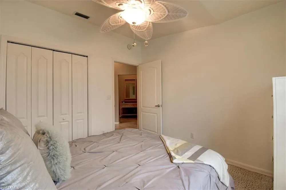 182 Newport Drive #1007 Naples, FL 34114