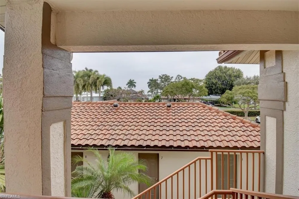182 Newport Drive #1007 Naples, FL 34114