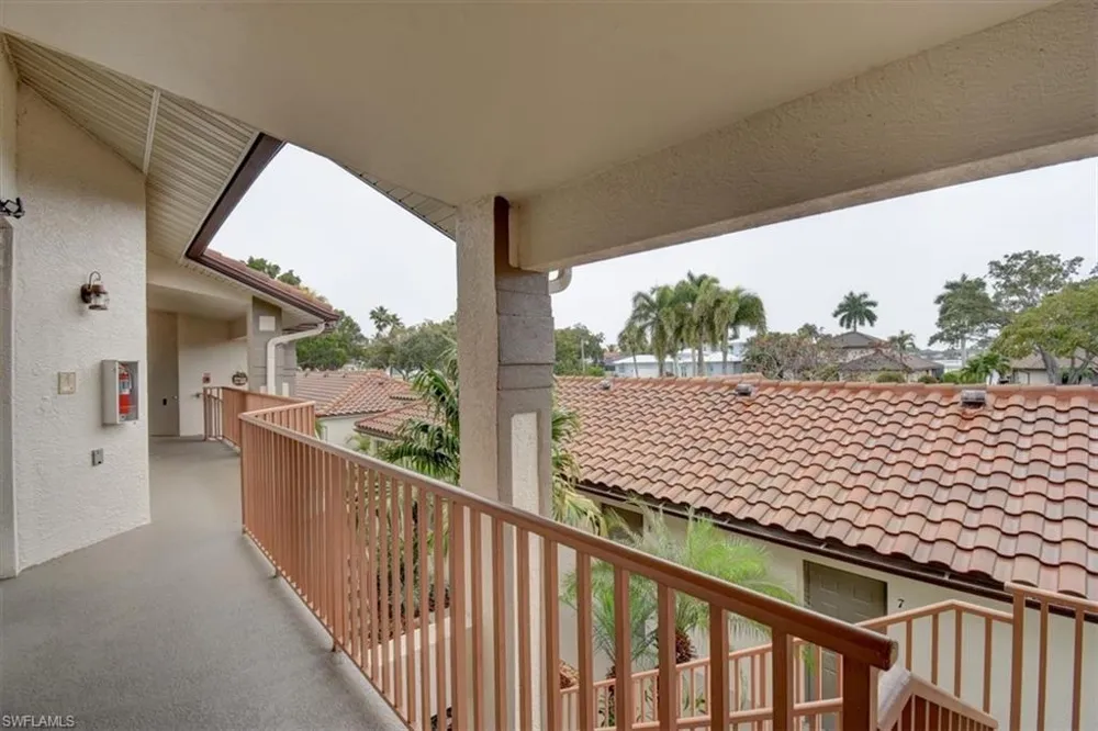 182 Newport Drive #1007 Naples, FL 34114