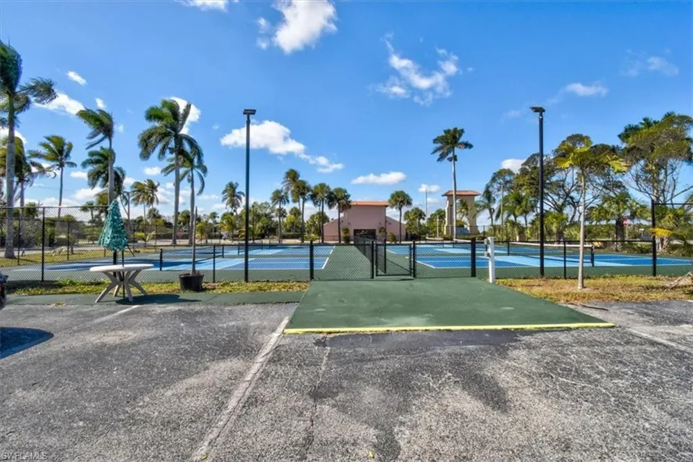 182 Newport Drive #1007 Naples, FL 34114