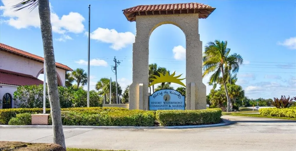 182 Newport Drive #1007 Naples, FL 34114
