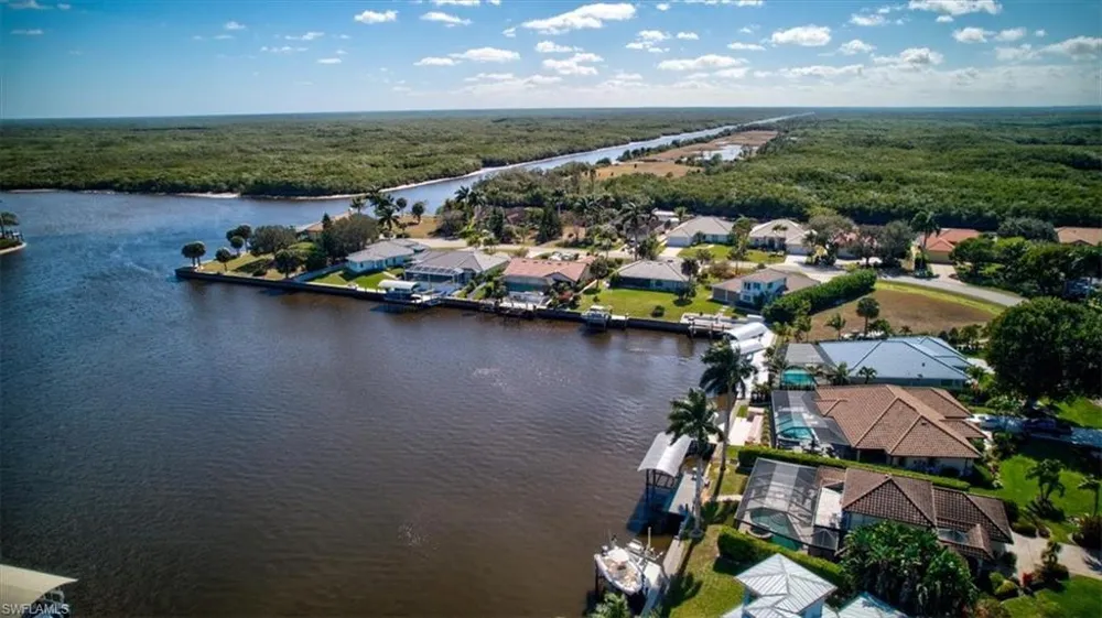 182 Newport Drive #1007 Naples, FL 34114