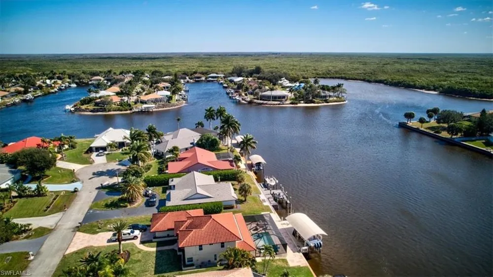 182 Newport Drive #1007 Naples, FL 34114