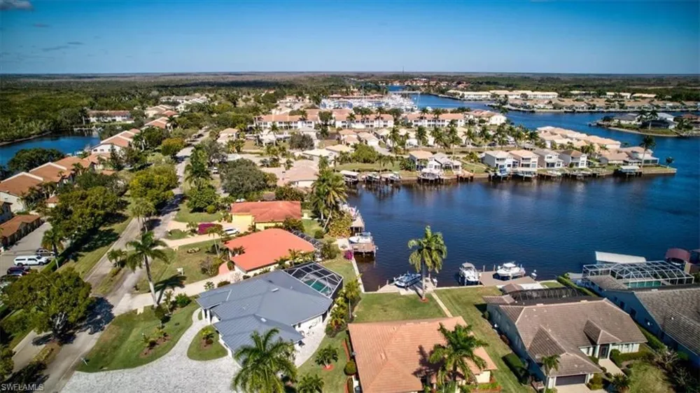 182 Newport Drive #1007 Naples, FL 34114