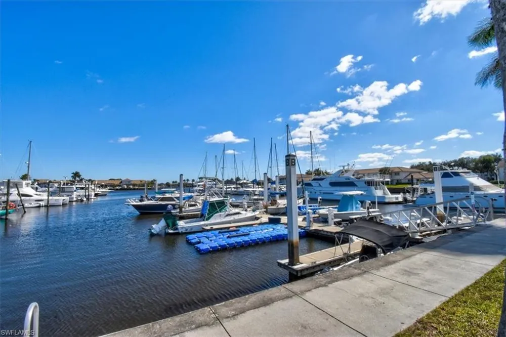 182 Newport Drive #1007 Naples, FL 34114