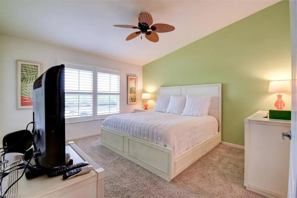 182 Newport Drive #1007 Naples, FL 34114
