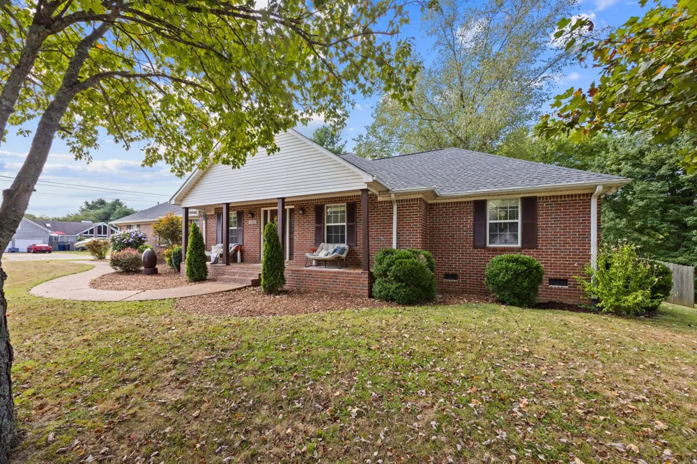 1508 Creekstone Dr Columbia, TN 38401
