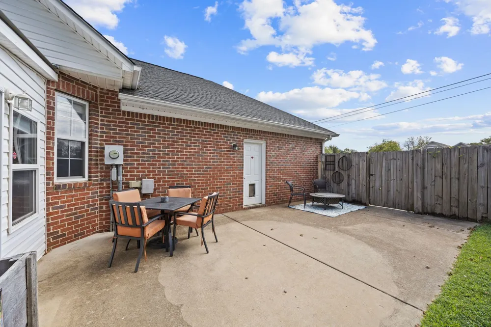 1508 Creekstone Dr Columbia, TN 38401