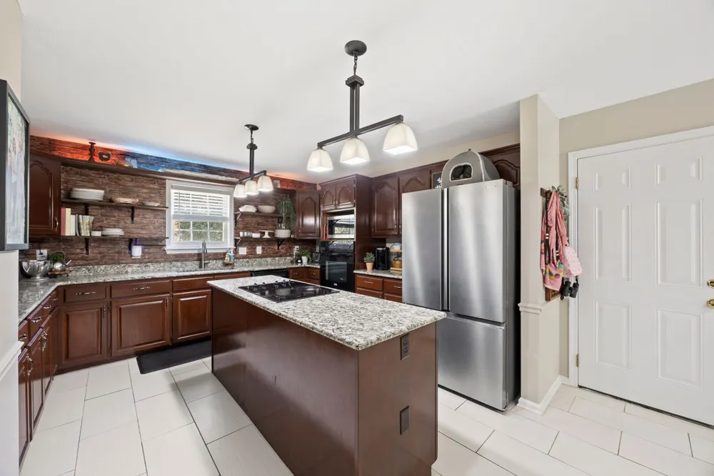 1508 Creekstone Dr Columbia, TN 38401