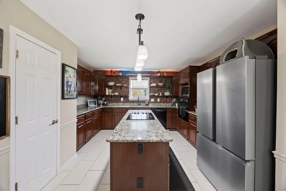 1508 Creekstone Dr Columbia, TN 38401