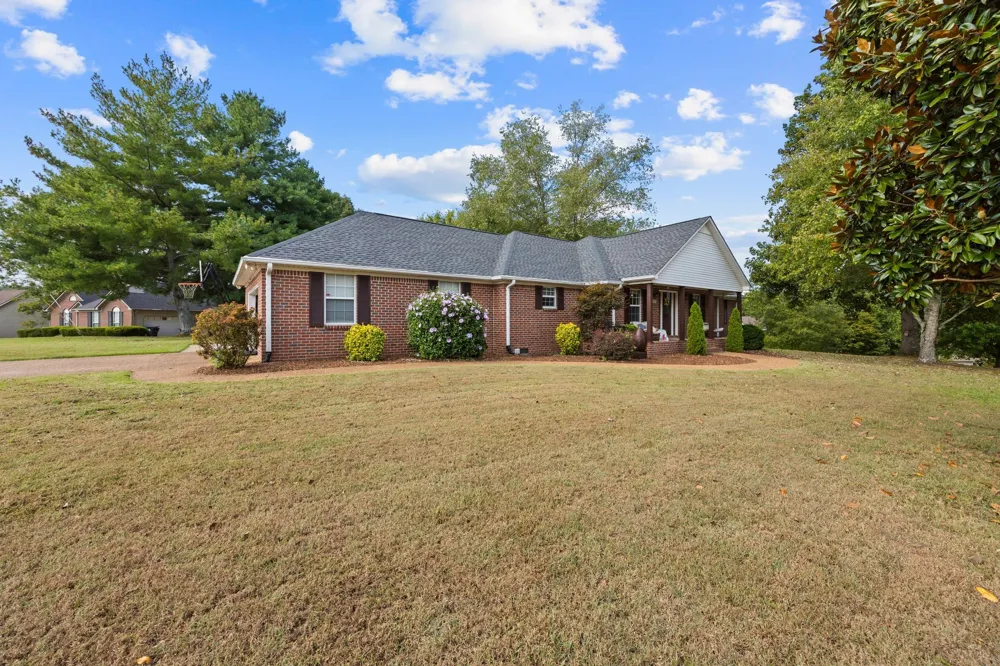 1508 Creekstone Dr Columbia, TN 38401