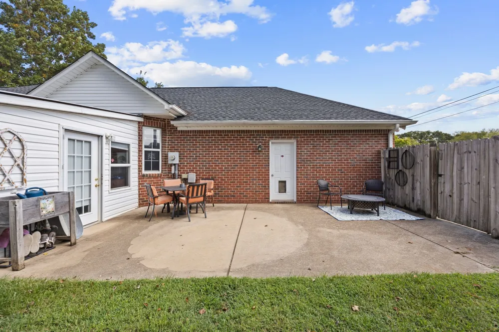 1508 Creekstone Dr Columbia, TN 38401