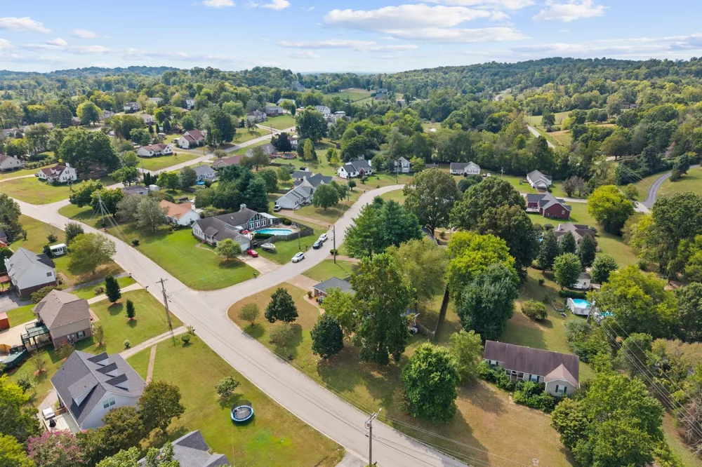 1508 Creekstone Dr Columbia, TN 38401
