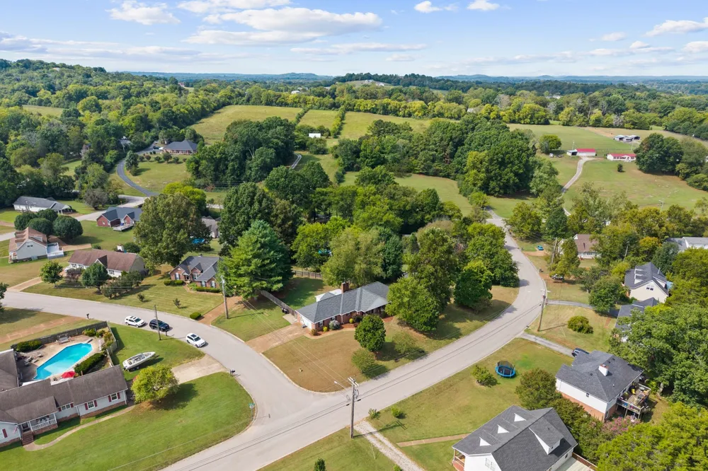 1508 Creekstone Dr Columbia, TN 38401