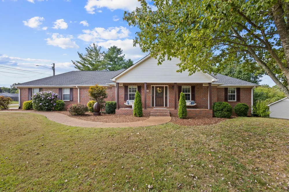 1508 Creekstone Dr Columbia, TN 38401
