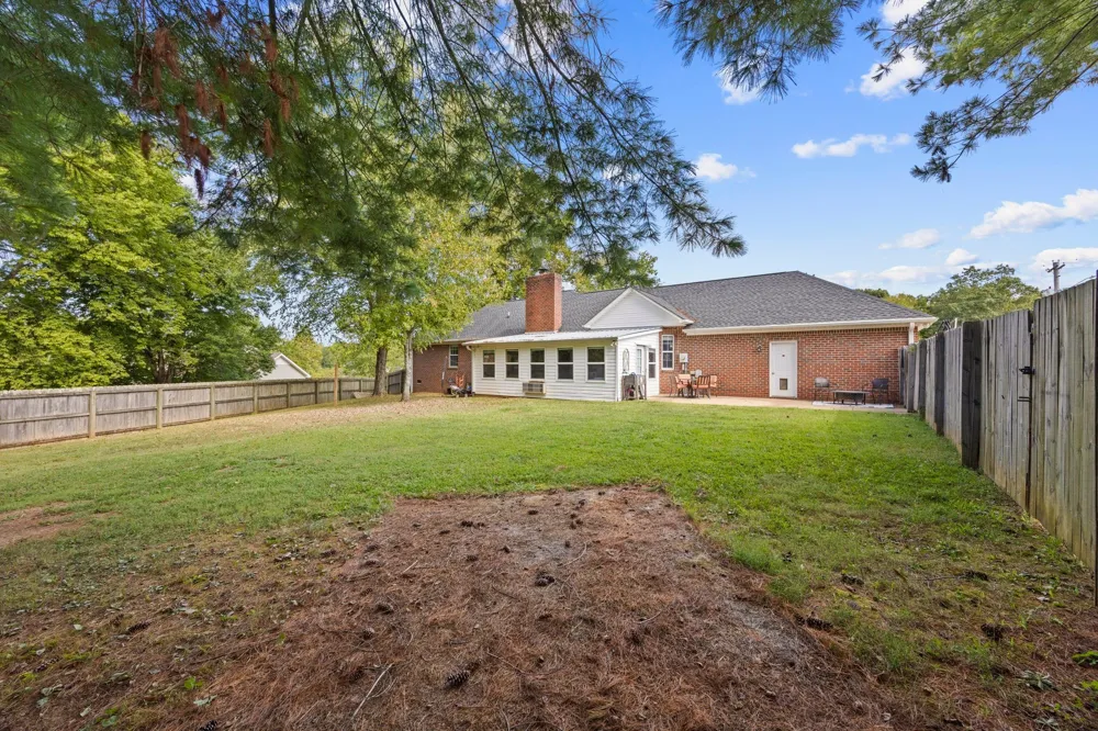 1508 Creekstone Dr Columbia, TN 38401