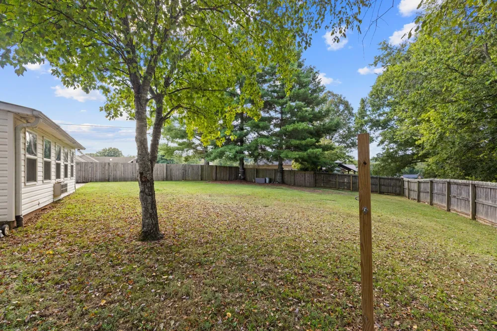 1508 Creekstone Dr Columbia, TN 38401