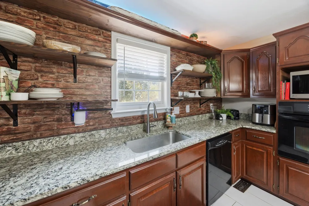 1508 Creekstone Dr Columbia, TN 38401
