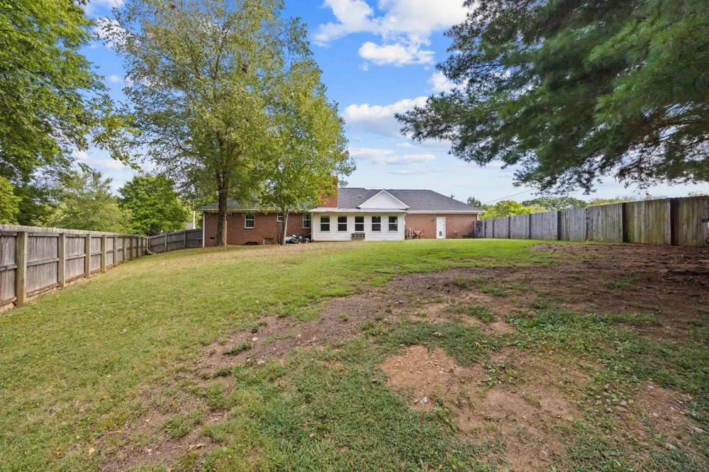 1508 Creekstone Dr Columbia, TN 38401