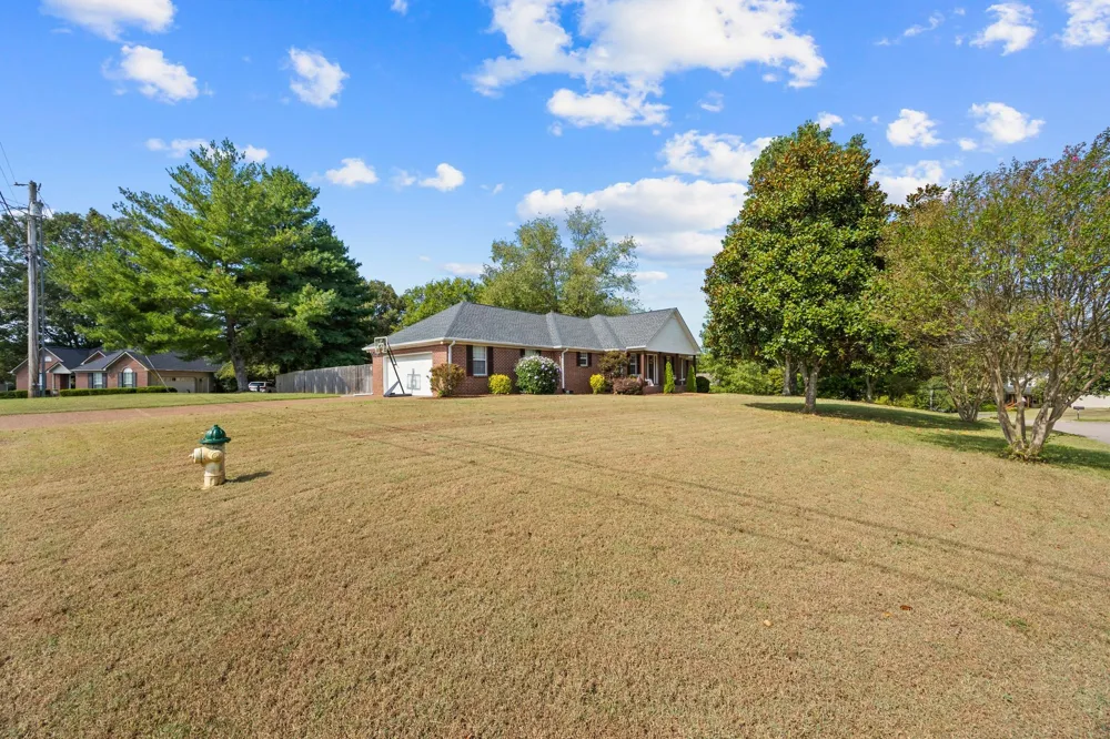 1508 Creekstone Dr Columbia, TN 38401