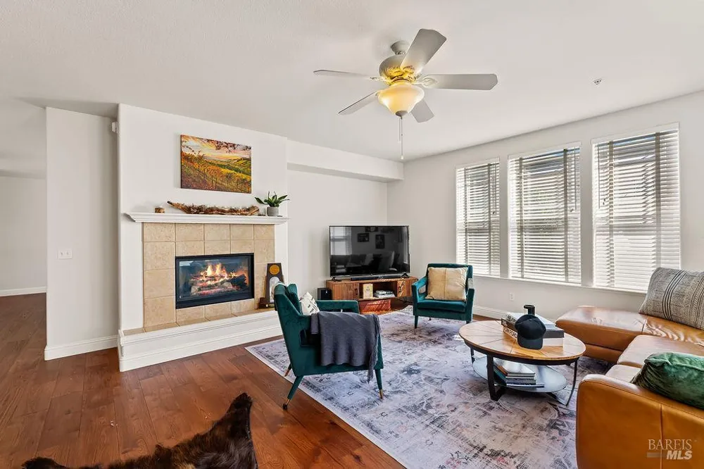 1041 Mcclelland Drive Windsor, CA 95492