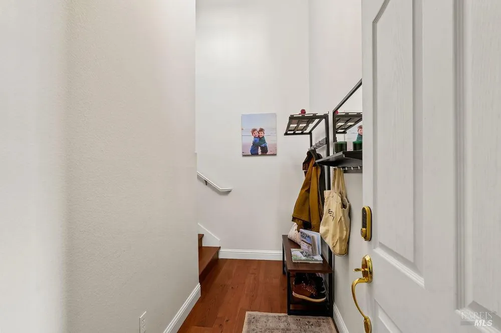 1041 Mcclelland Drive Windsor, CA 95492