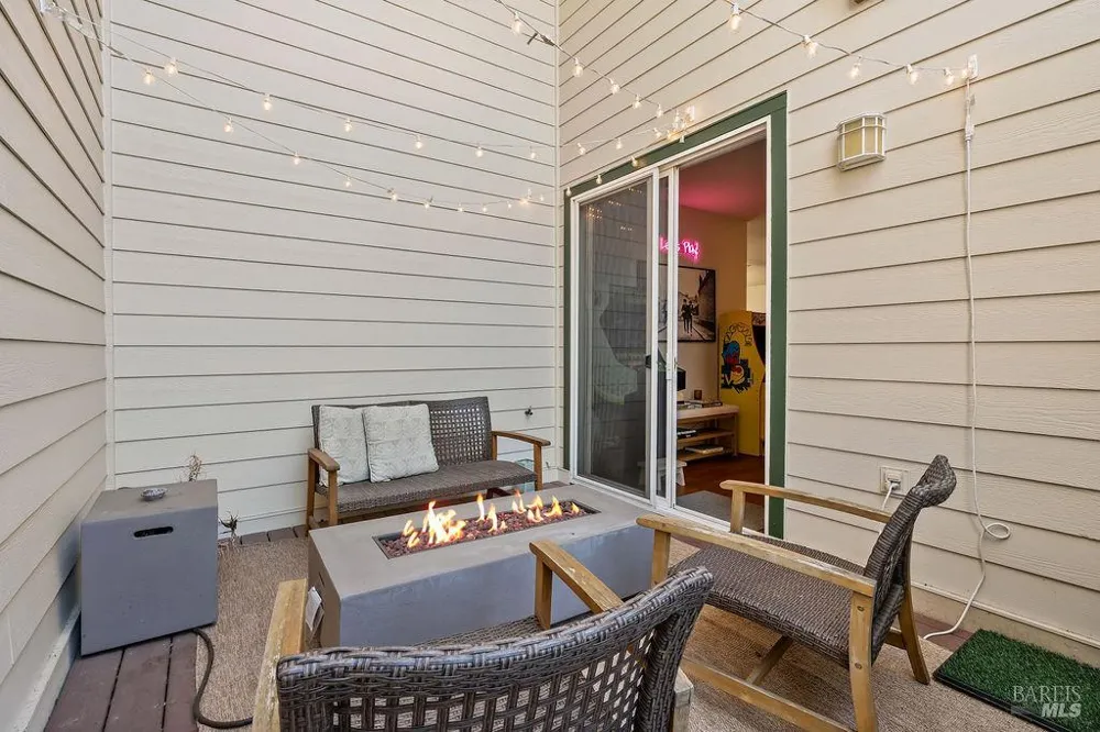1041 Mcclelland Drive Windsor, CA 95492