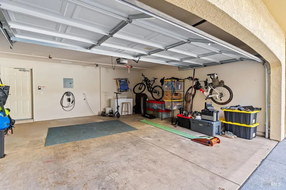 1041 Mcclelland Drive Windsor, CA 95492