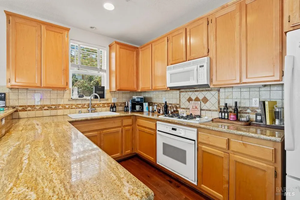 1041 Mcclelland Drive Windsor, CA 95492
