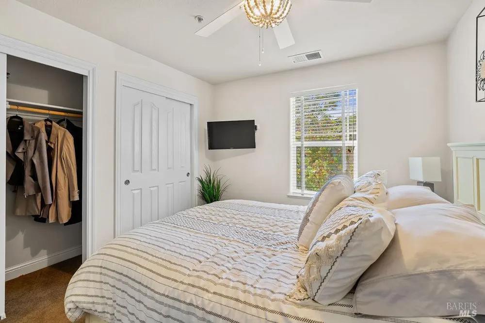1041 Mcclelland Drive Windsor, CA 95492
