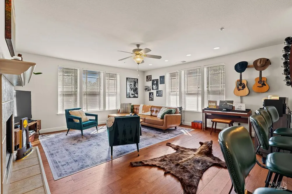1041 Mcclelland Drive Windsor, CA 95492