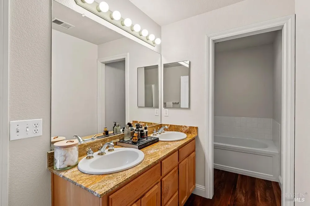 1041 Mcclelland Drive Windsor, CA 95492