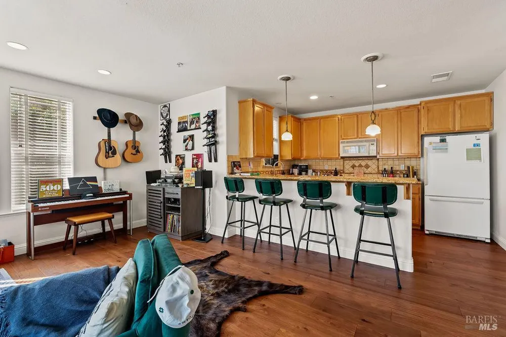 1041 Mcclelland Drive Windsor, CA 95492