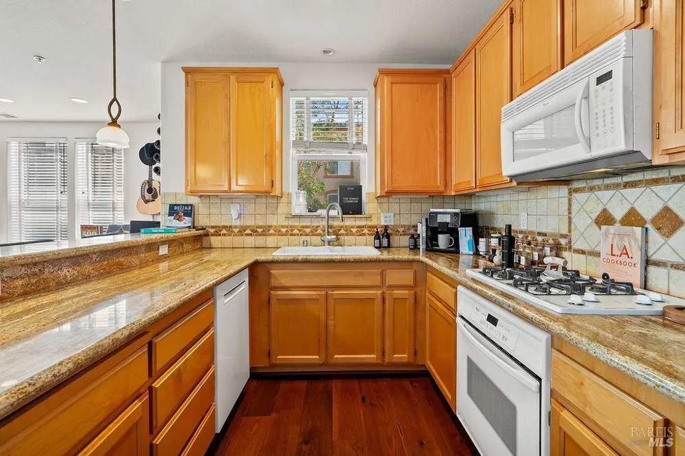 1041 Mcclelland Drive Windsor, CA 95492