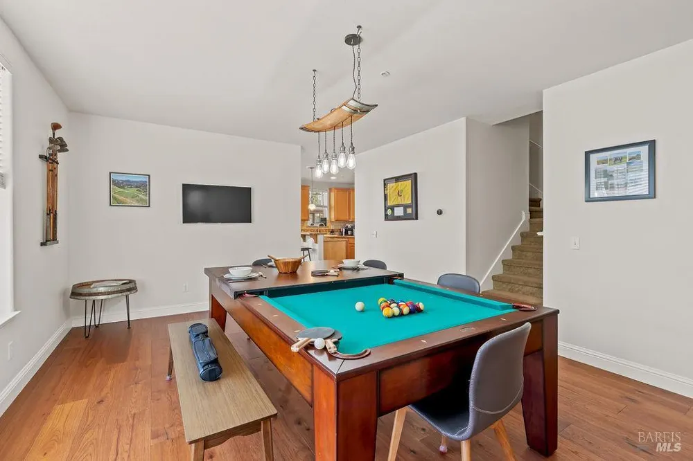 1041 Mcclelland Drive Windsor, CA 95492