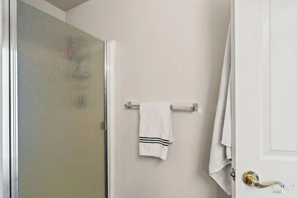 1041 Mcclelland Drive Windsor, CA 95492