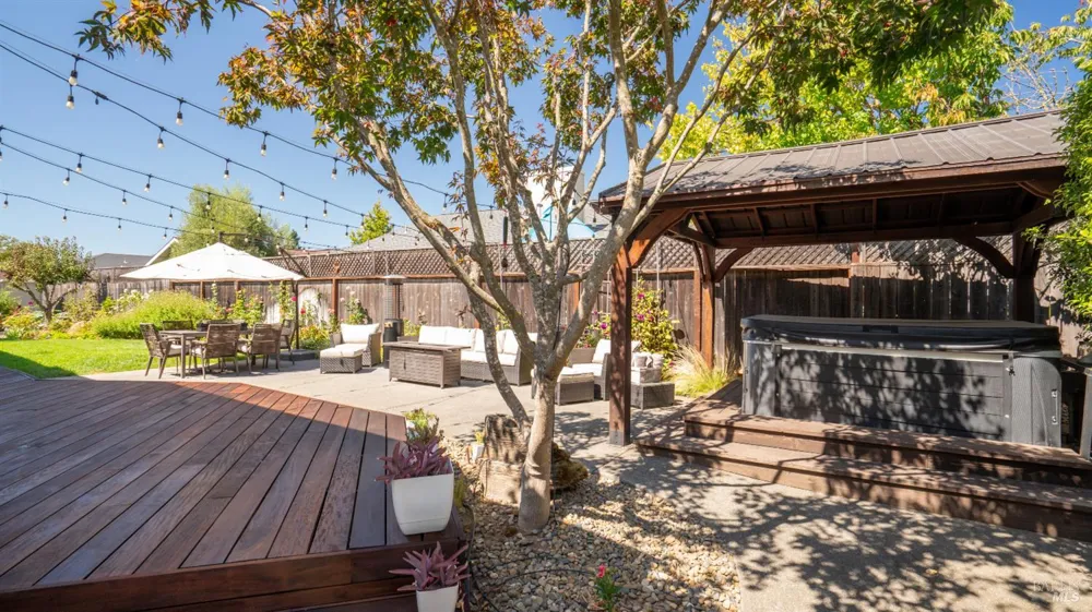 2351 Desert Palm Court Santa Rosa, CA 95403