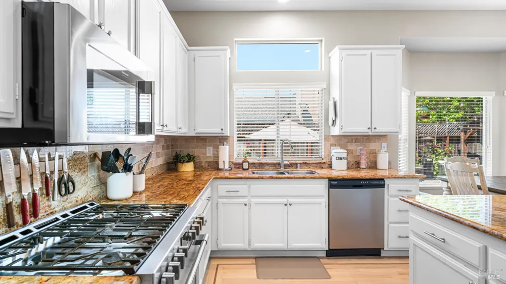 2351 Desert Palm Court Santa Rosa, CA 95403