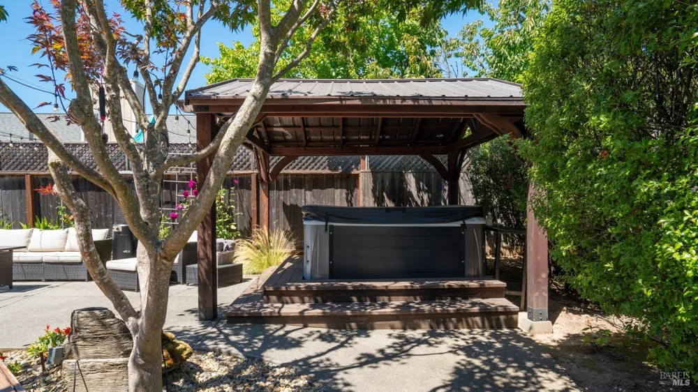 2351 Desert Palm Court Santa Rosa, CA 95403