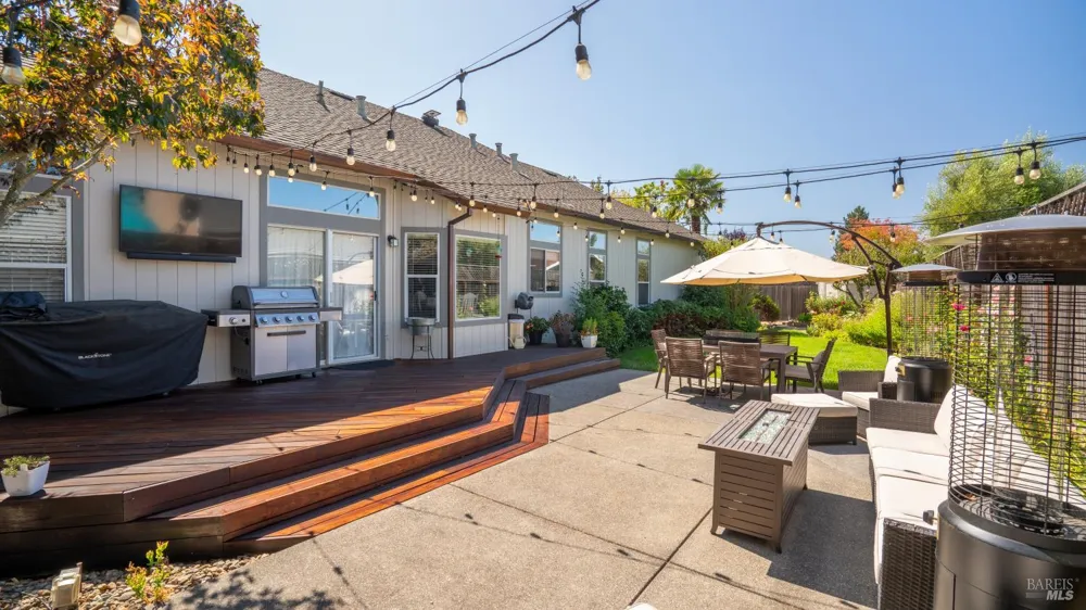 2351 Desert Palm Court Santa Rosa, CA 95403