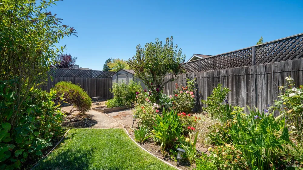 2351 Desert Palm Court Santa Rosa, CA 95403
