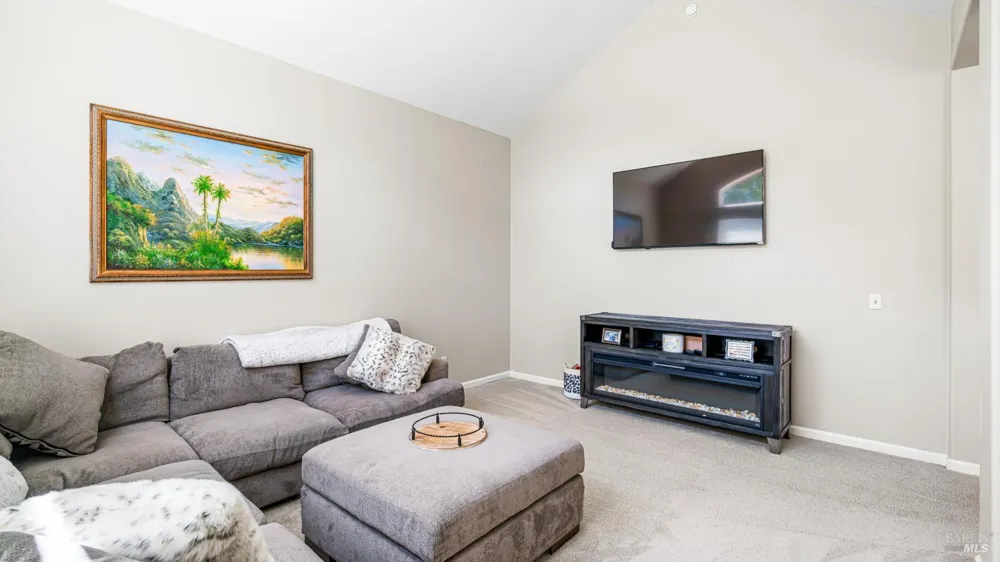2351 Desert Palm Court Santa Rosa, CA 95403